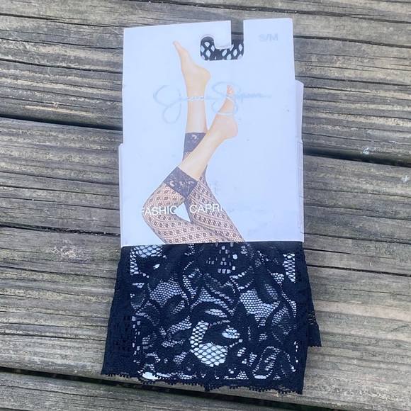 Jessica Simpson Accessories - Jessica Simpson Black Lace Capri Leggings sz small/medium